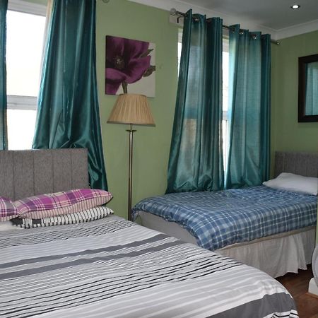 Three Bedroom House Lancaster Road London Bagian luar foto