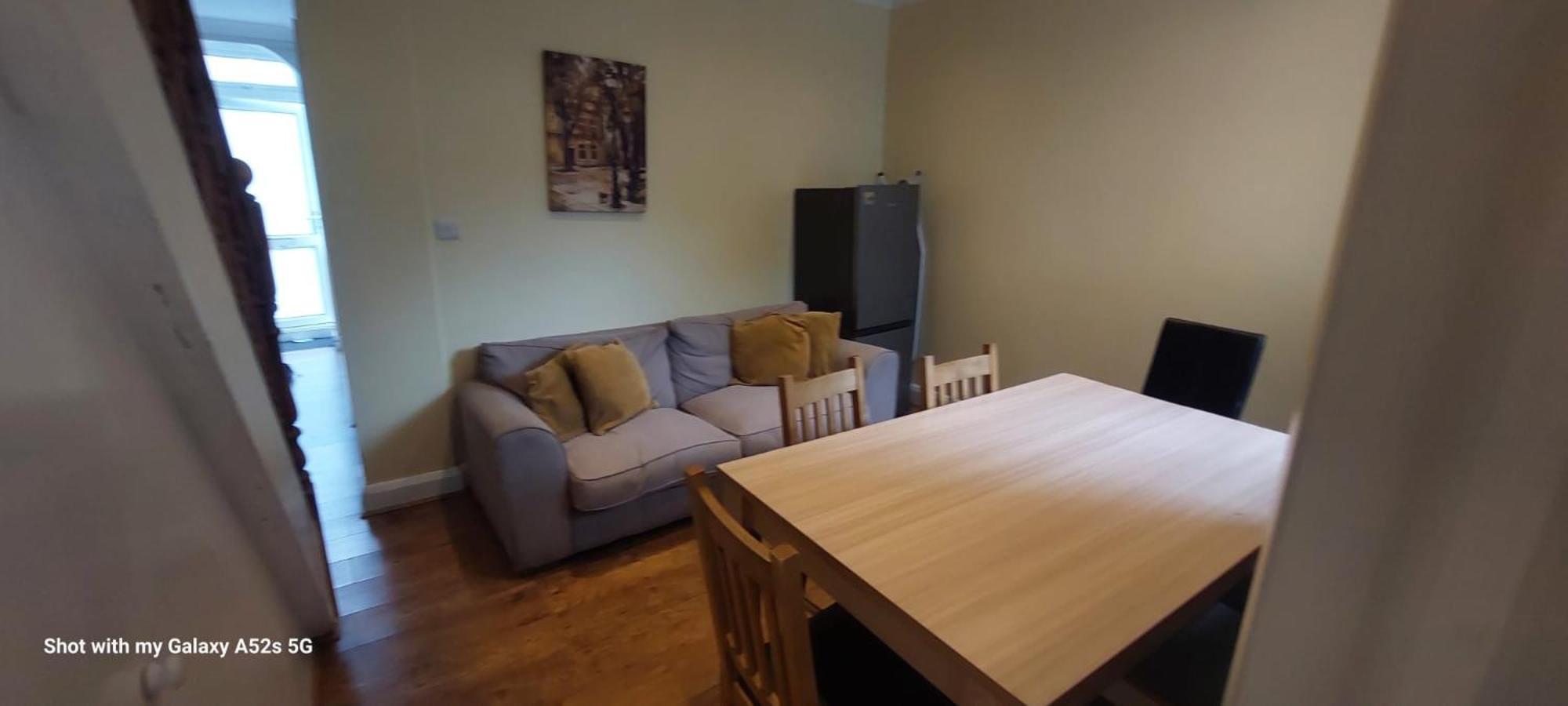 Three Bedroom House Lancaster Road London Bagian luar foto